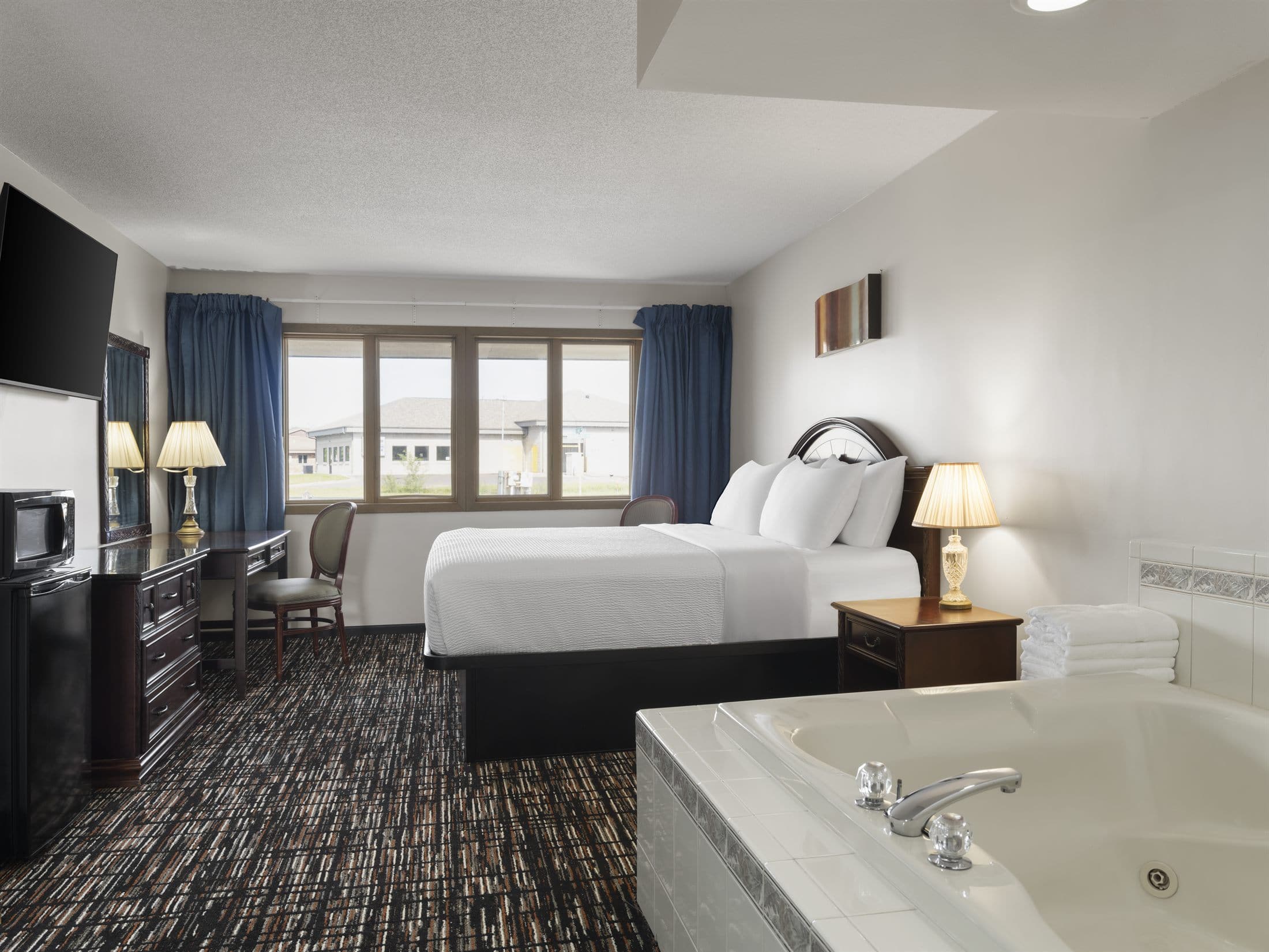 Whirlpool King Suite - Non-Smoking room view